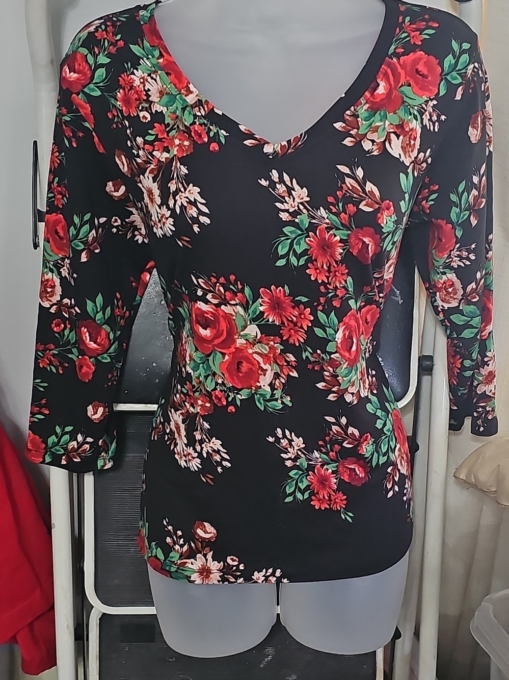 The Pioneer Woman Black V-Neck Long Sleeve Top with Red Floral Print